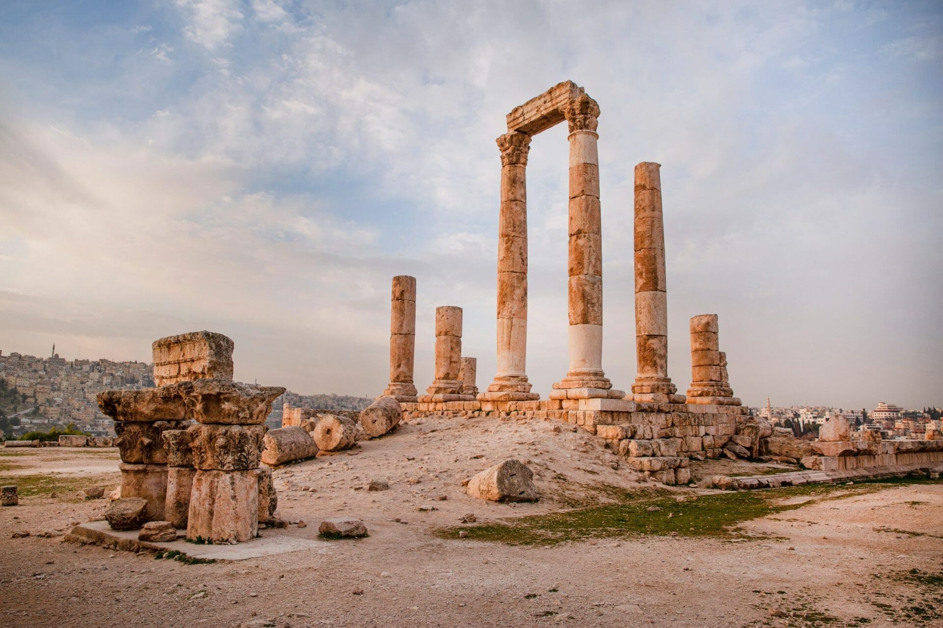 Templo de Hércules en el complejo de la Ciudadela de Amán, Jordania