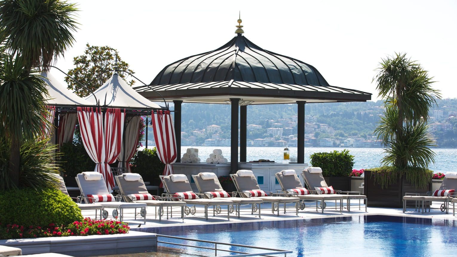 Four Seasons at the Bosphorus Estambul piscina