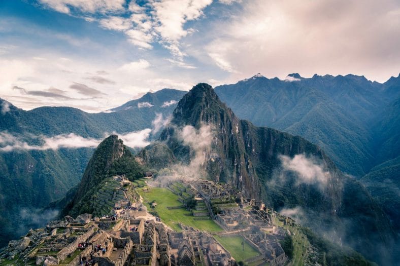 Imagen panorámica sobre Mach Picchu en Perú.