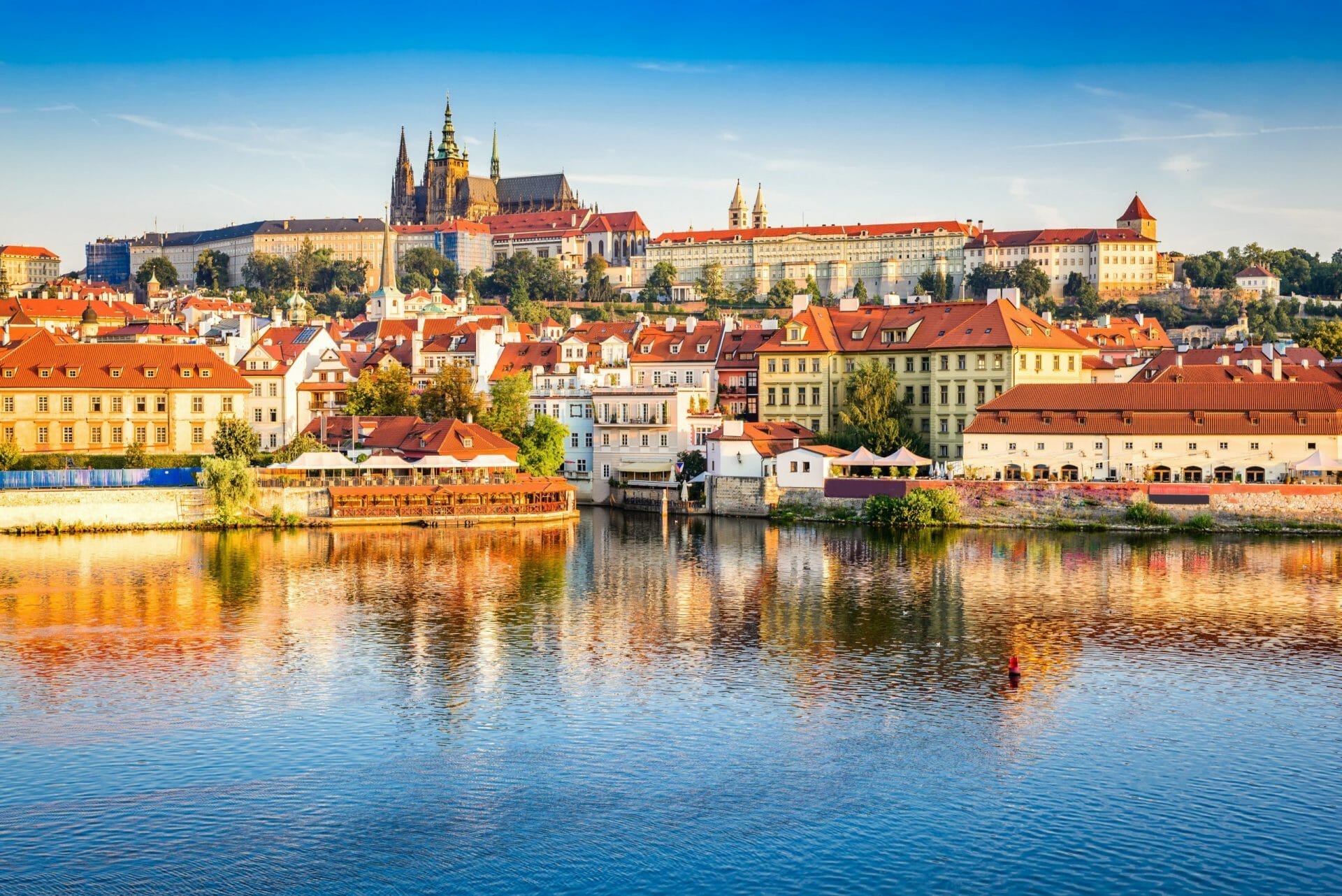 Praga, Bohemia, República Checa. Hradčany es el Castillo de Praga con iglesias, capillas, salas y torres de cada período de su historia.
