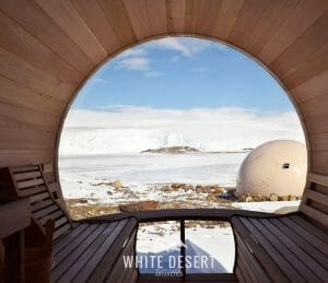 Campamento Whichaway en la Antártida con vistas a la nieve