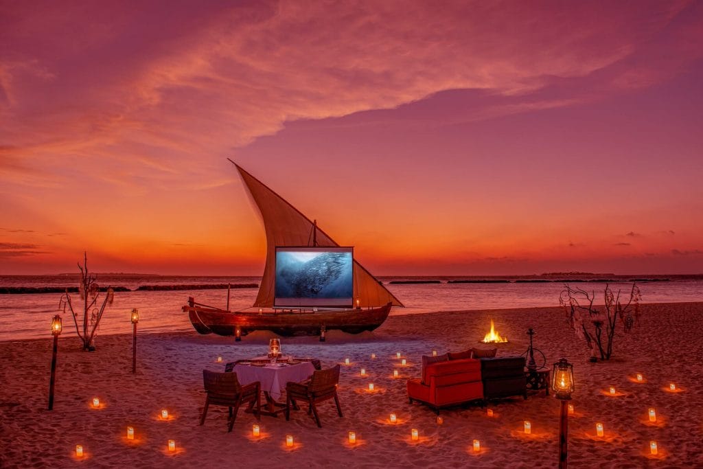 Cine bajo las estrellas en Maldivas