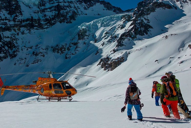 Chile Heliski Glaciar cordillera base pumalodge