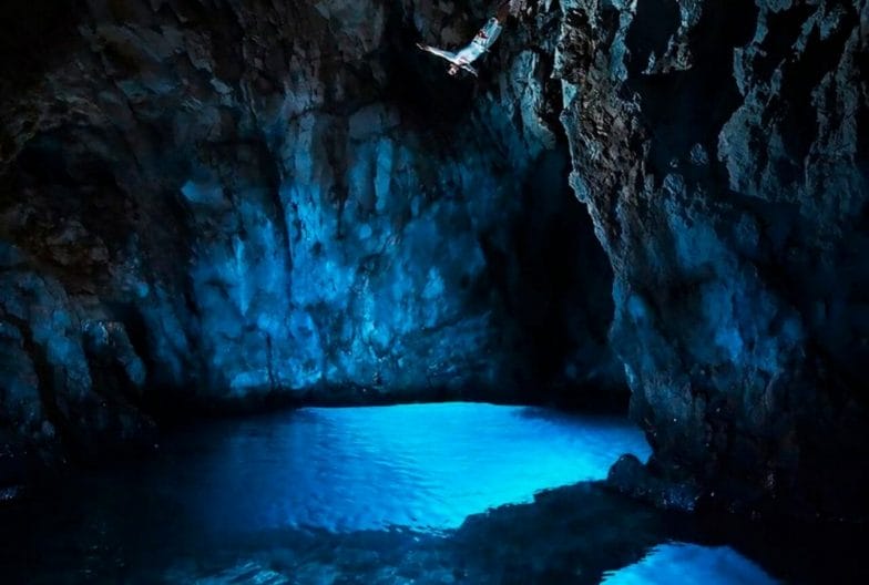 Cueva azul